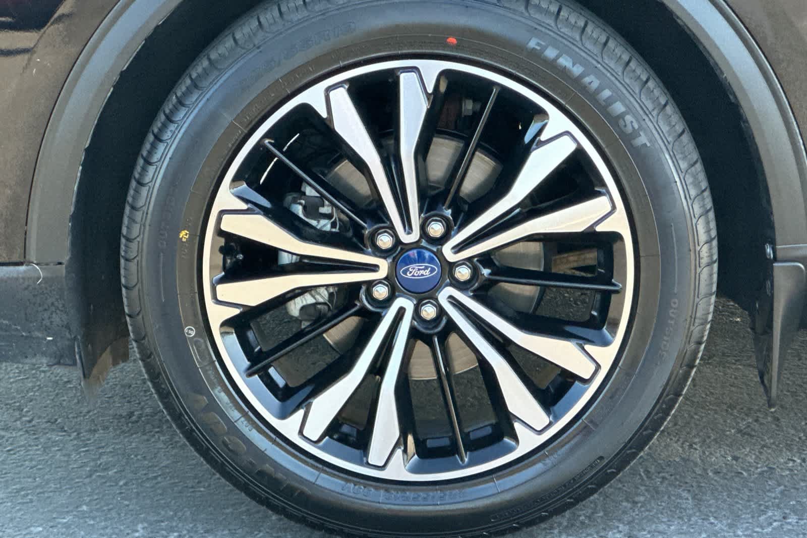 Certified 2022 Ford Escape SEL w/ SEL Stealth AWD Package image 27
