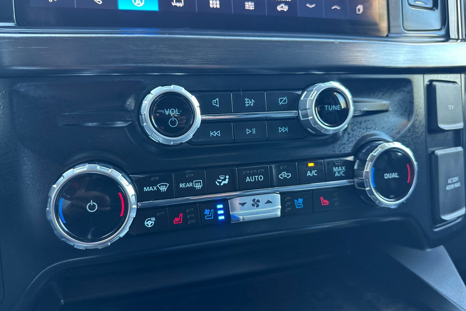 Certified 2024 Ford F250 Lariat w/ Lariat Ultimate Package image 29