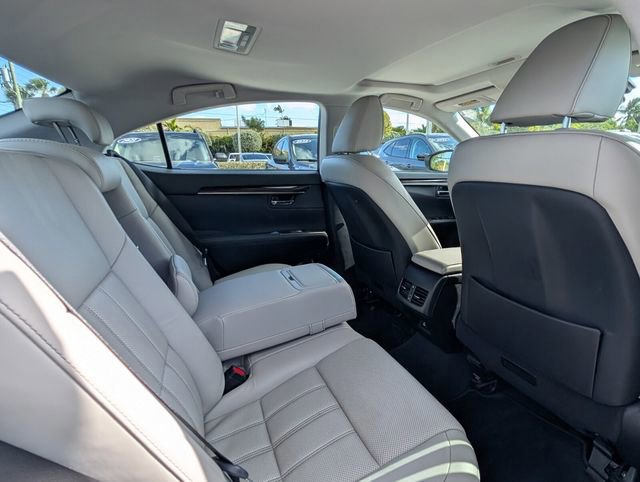Used 2017 Lexus ES 350 w/ Luxury Package FWD image 13