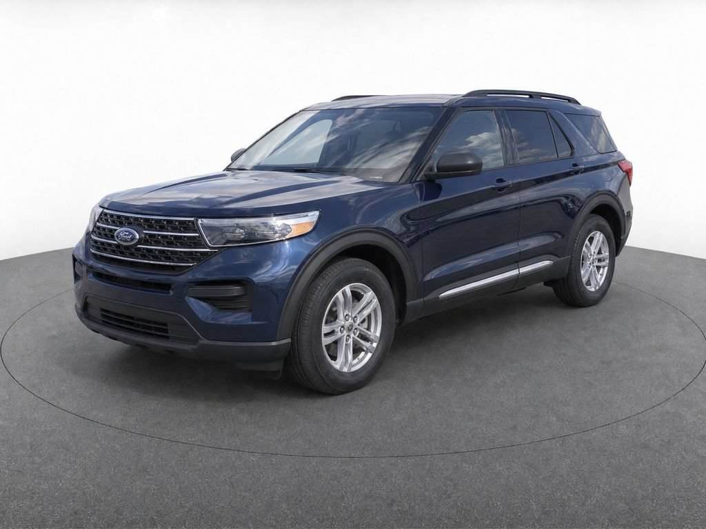 Certified 2023 Ford Explorer XLT RWD image 4