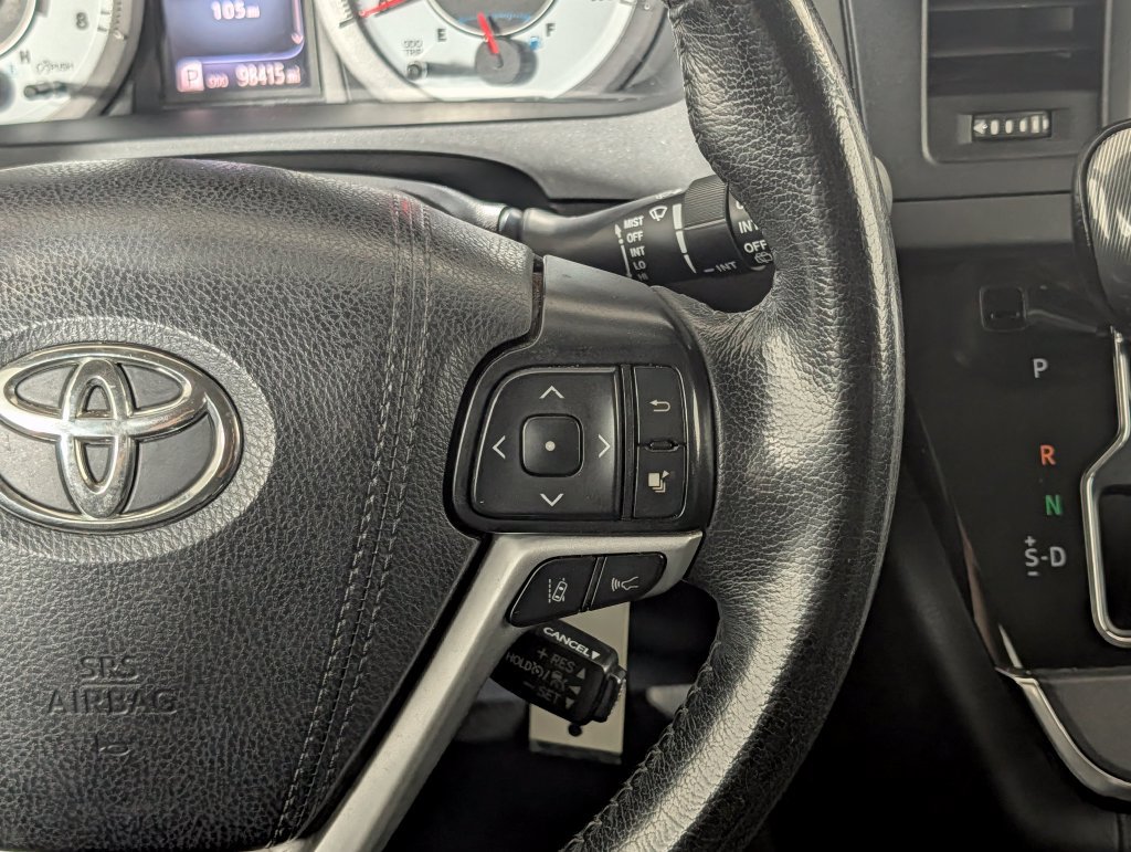 Used 2019 Toyota Sienna SE FWD image 19