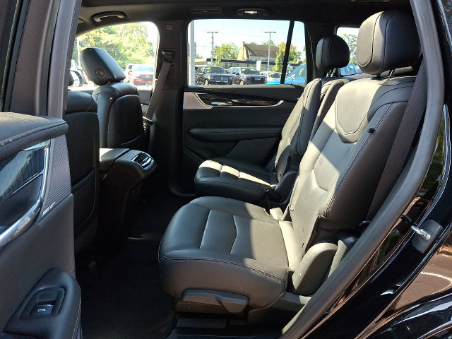Used 2021 Cadillac XT6 Premium Luxury w/ LPO, Floor Liner Package AWD/4WD image 11