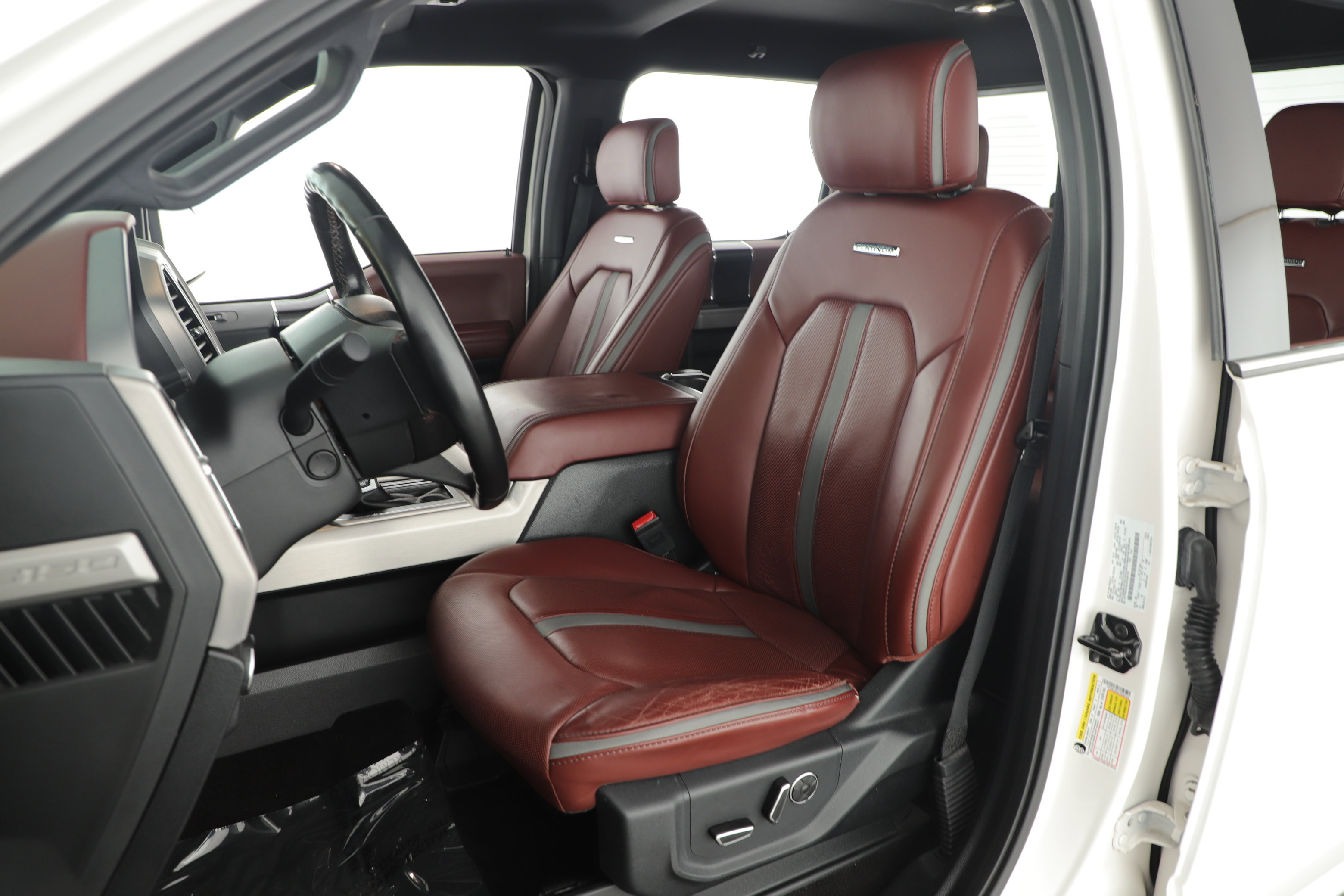 Certified 2018 Ford F150 Platinum w/ Equipment Group 701A Luxury image 12