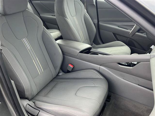 Used 2025 Hyundai Elantra SEL FWD image 15