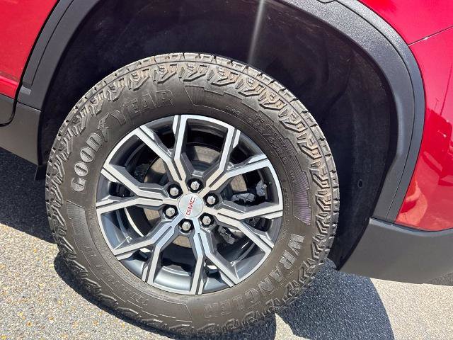 Used 2024 GMC Acadia AT4 w/ Luxury Package AWD/4WD image 10