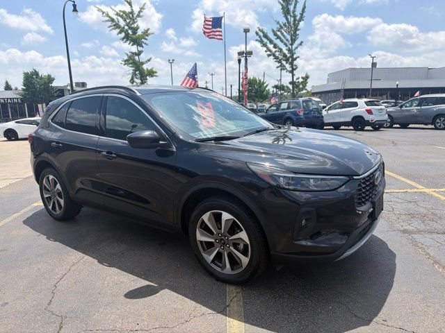 Certified 2025 Ford Escape Platinum AWD/4WD image 4