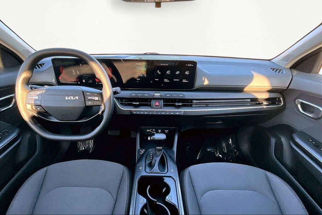 Used 2025 Kia K4 LXS image 15