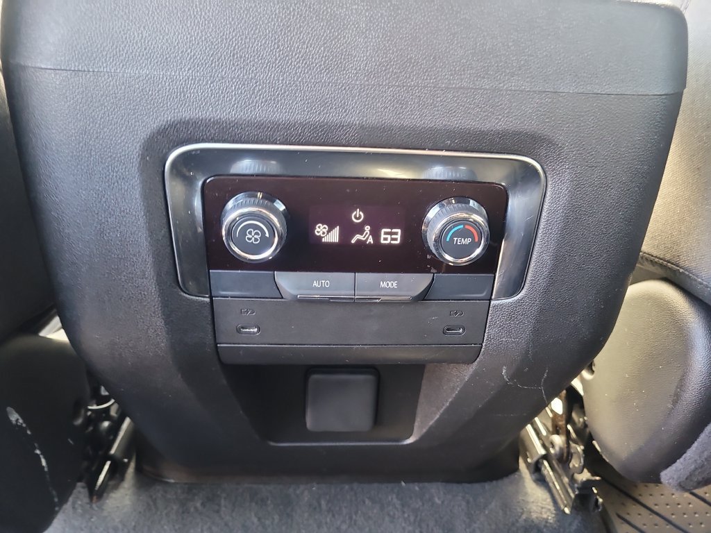 Used 2025 Chevrolet Tahoe LS RWD image 13