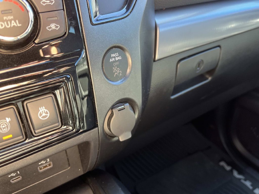 Used 2021 Nissan Titan PRO-4X w/ Pro-4x Convenience Package AWD/4WD image 40