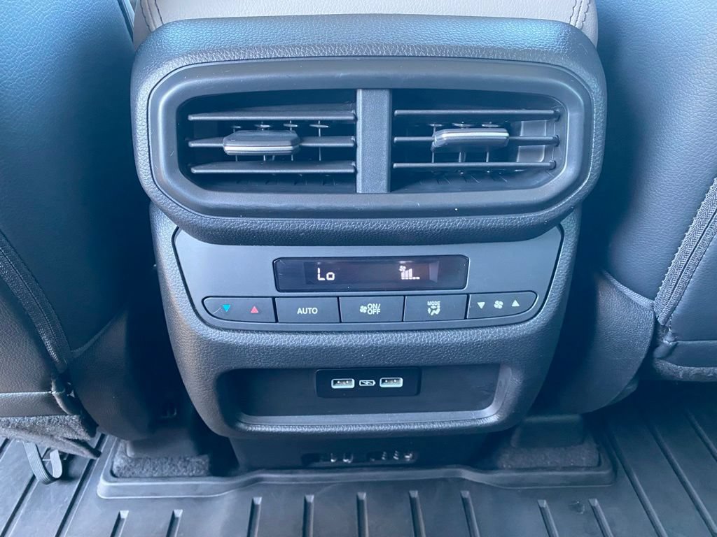 Used 2023 Honda Pilot Touring image 28