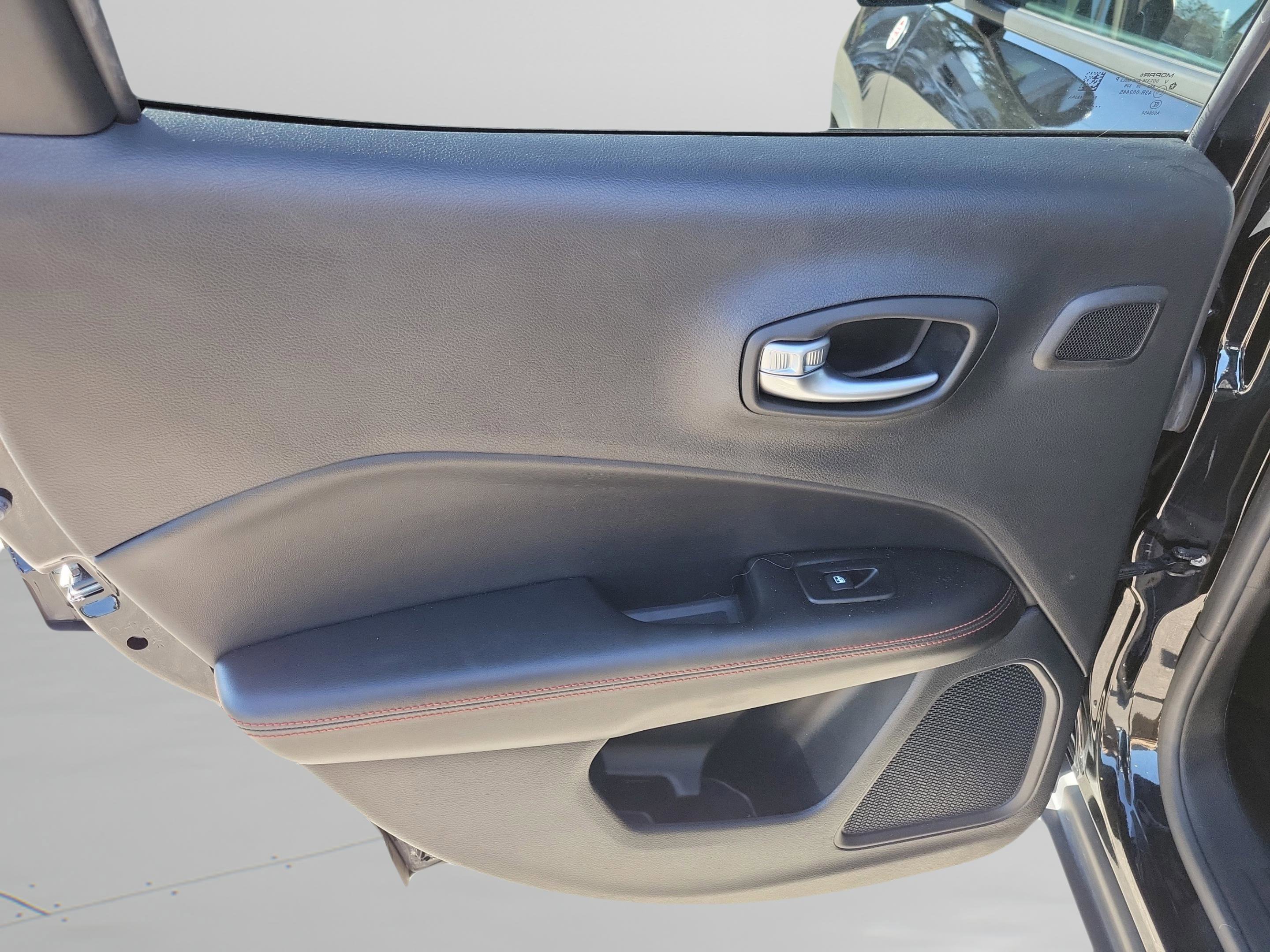 Used 2020 Jeep Compass Trailhawk w/ Leather Interior Group image 27