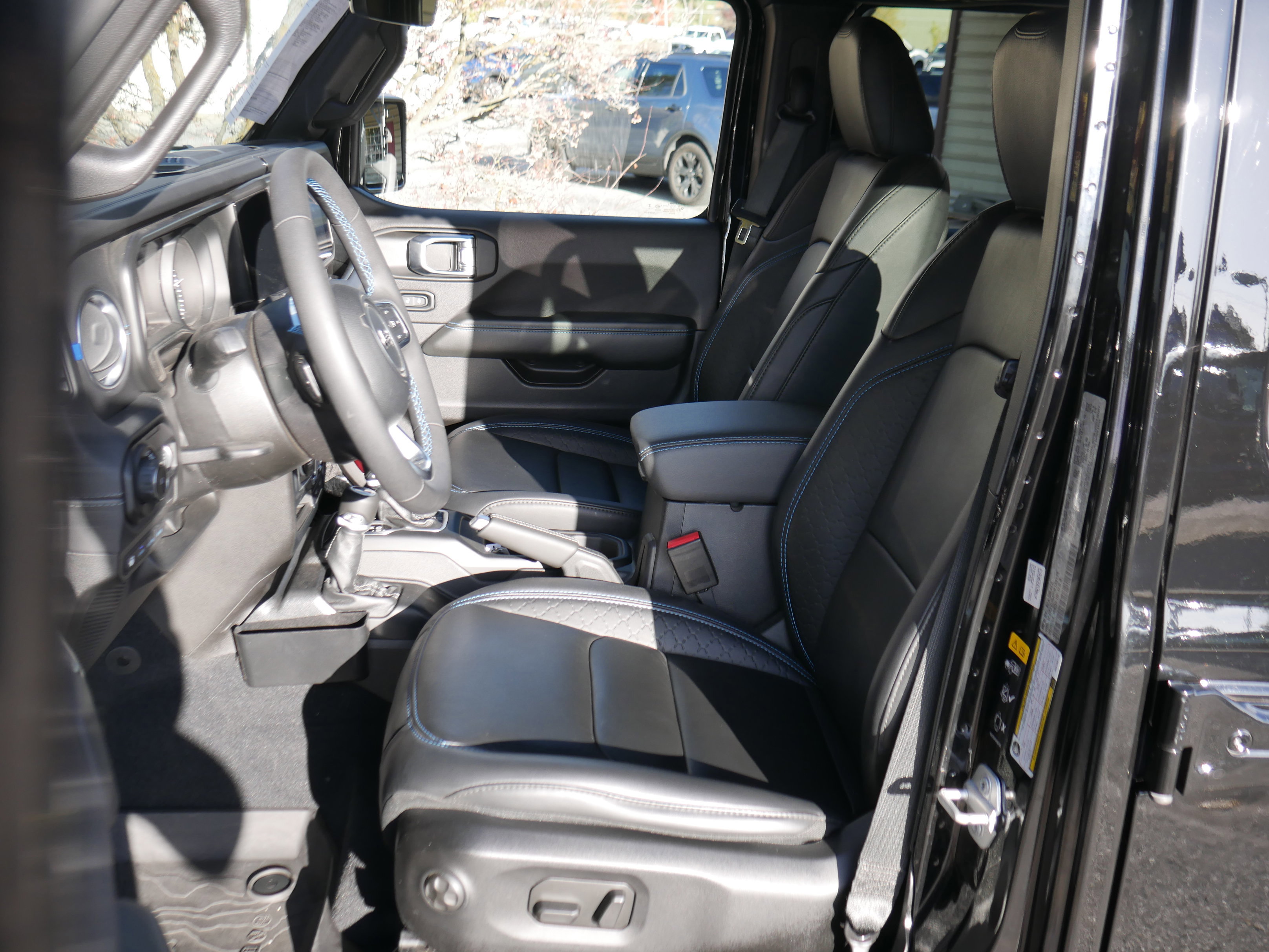 Used 2024 Jeep Wrangler High Altitude image 9