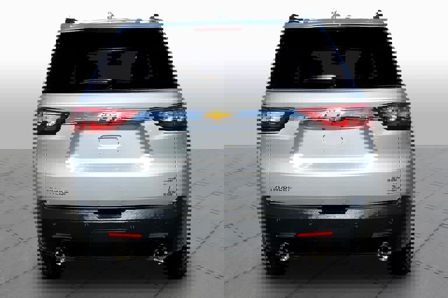 Used 2019 Chevrolet Traverse LT image 3