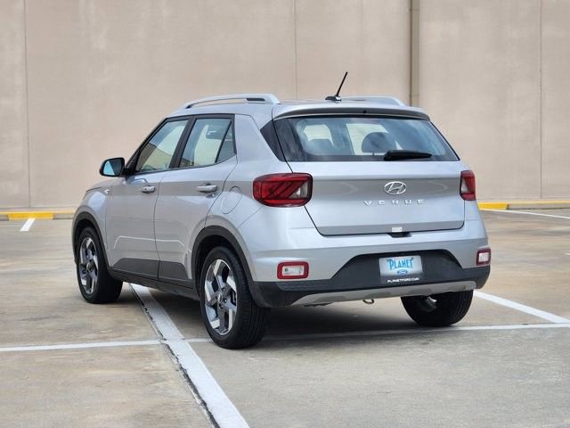 Used 2025 Hyundai Venue SEL FWD image 6