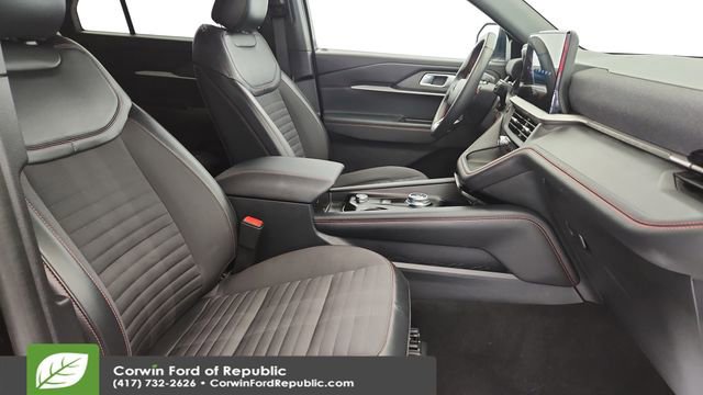 Certified 2025 Ford Explorer ST-Line image 28