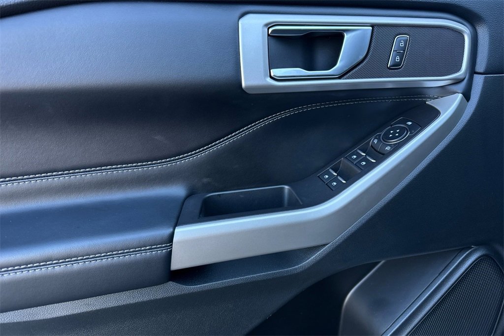 Certified 2023 Ford Explorer XLT image 11