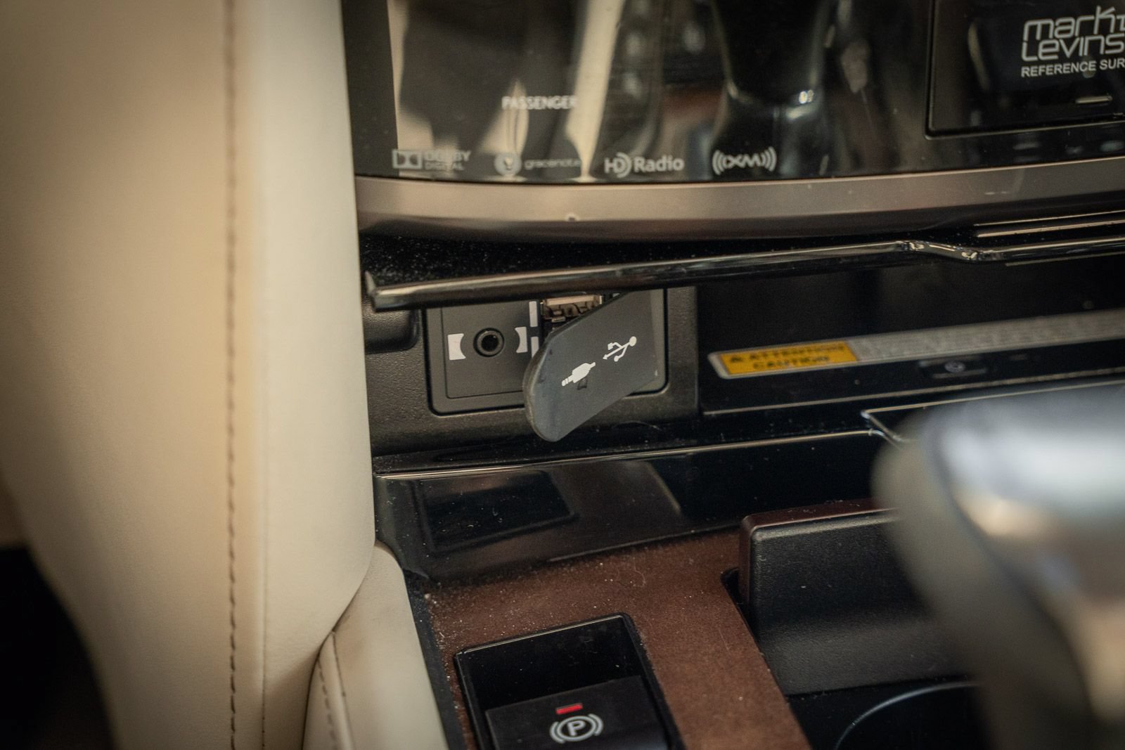Used 2020 Lexus LX 570 4WD w/ Luxury Package image 40