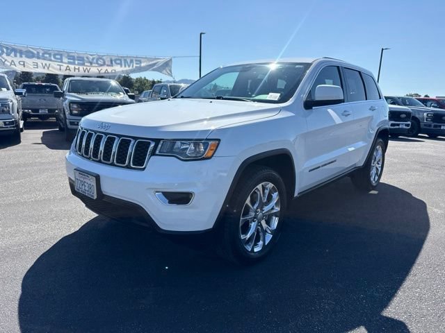 Used 2017 Jeep Grand Cherokee Laredo AWD/4WD image 2
