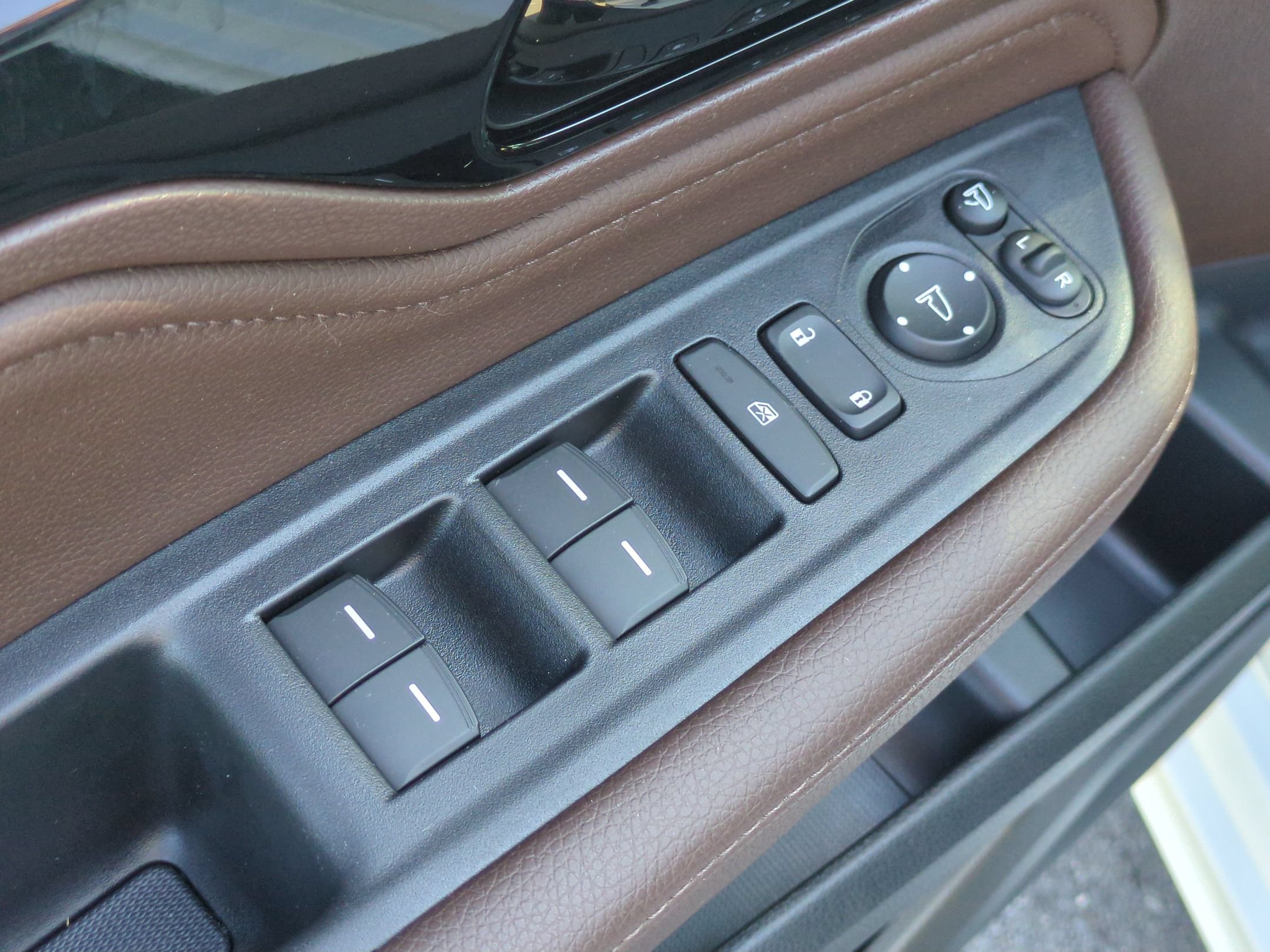 Used 2025 Honda Odyssey Elite image 12