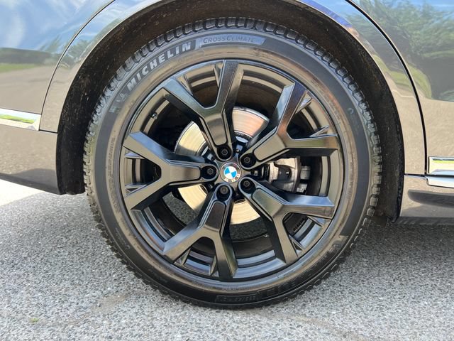 Used 2022 BMW X7 xDrive40i w/ Cold Weather Package AWD/4WD image 14