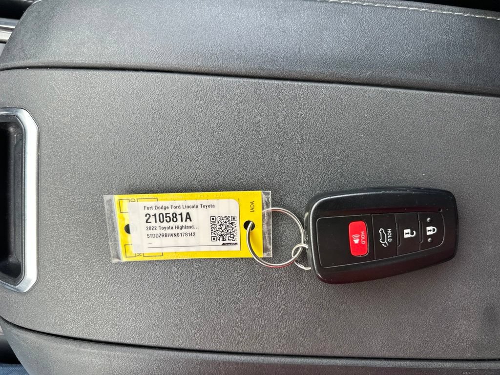 Used 2022 Toyota Highlander Limited AWD/4WD image 48