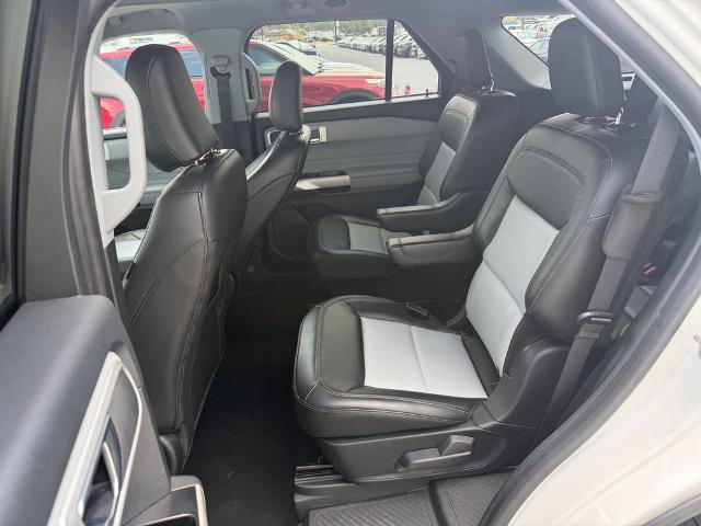 Certified 2022 Ford Explorer XLT w/ Equipment Group 202A AWD/4WD image 13