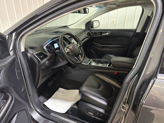 Certified 2020 Ford Edge Titanium FWD image 2
