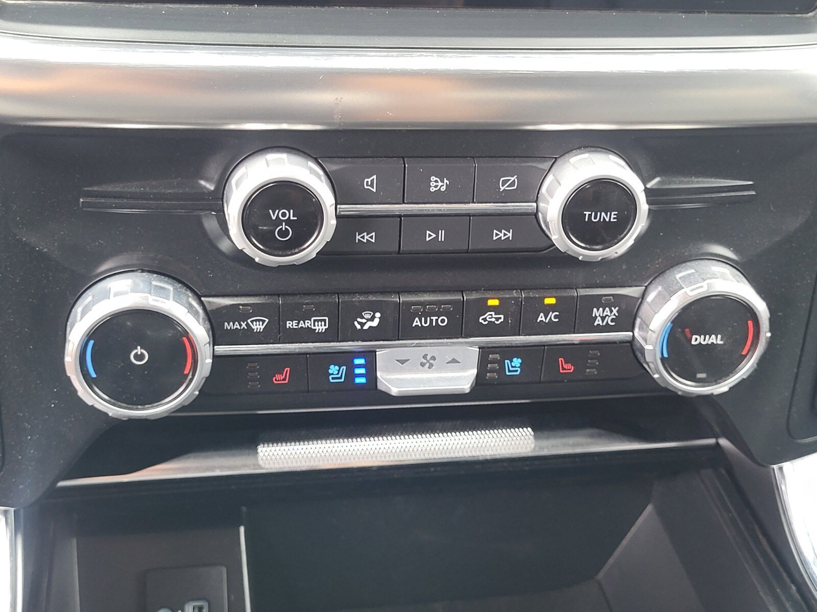 Certified 2023 Ford F150 Lariat AWD/4WD image 23