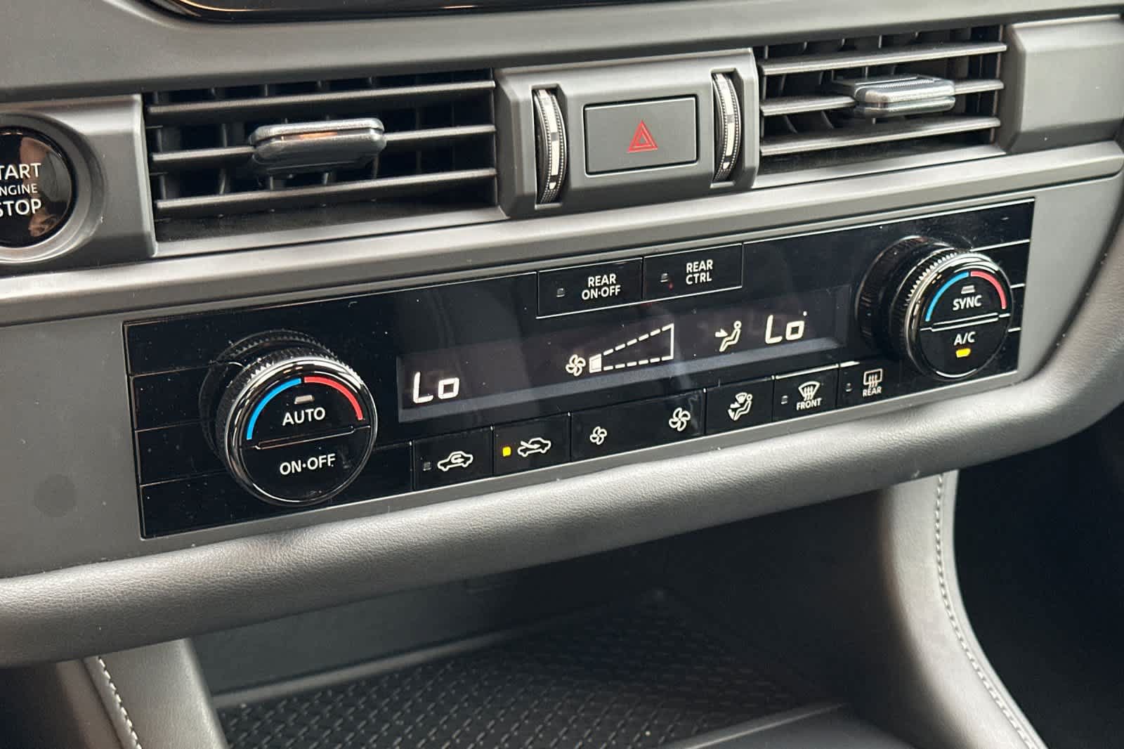 Used 2025 Nissan Pathfinder S FWD image 21