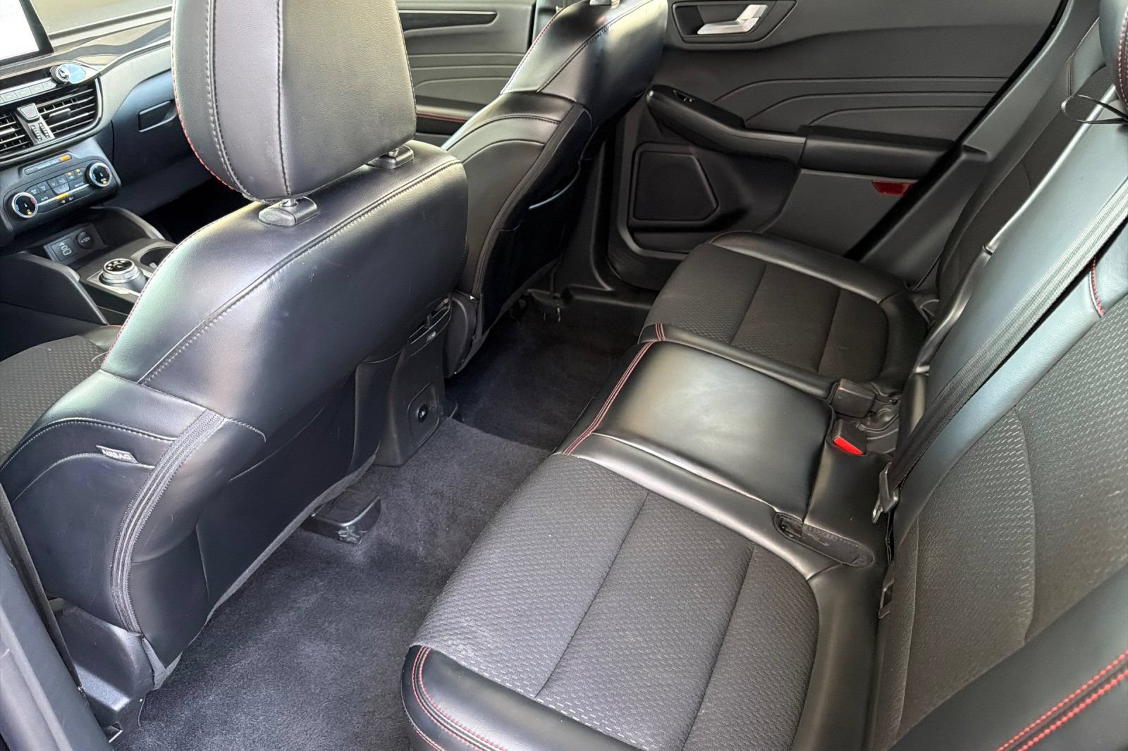 Certified 2025 Ford Escape ST-Line FWD image 6