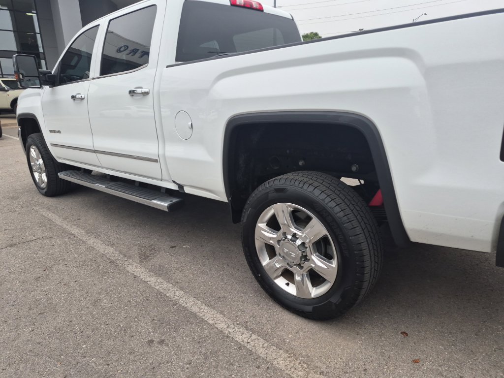 Used 2019 GMC Sierra 2500 SLT w/ Duramax Plus Package AWD/4WD image 18