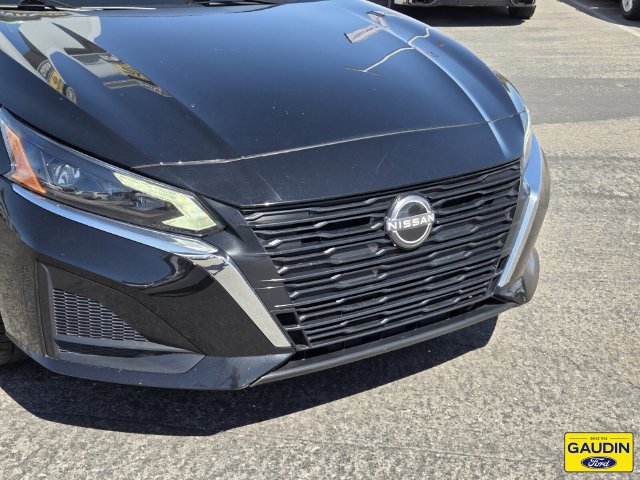 Used 2025 Nissan Altima 2.5 SV FWD image 2