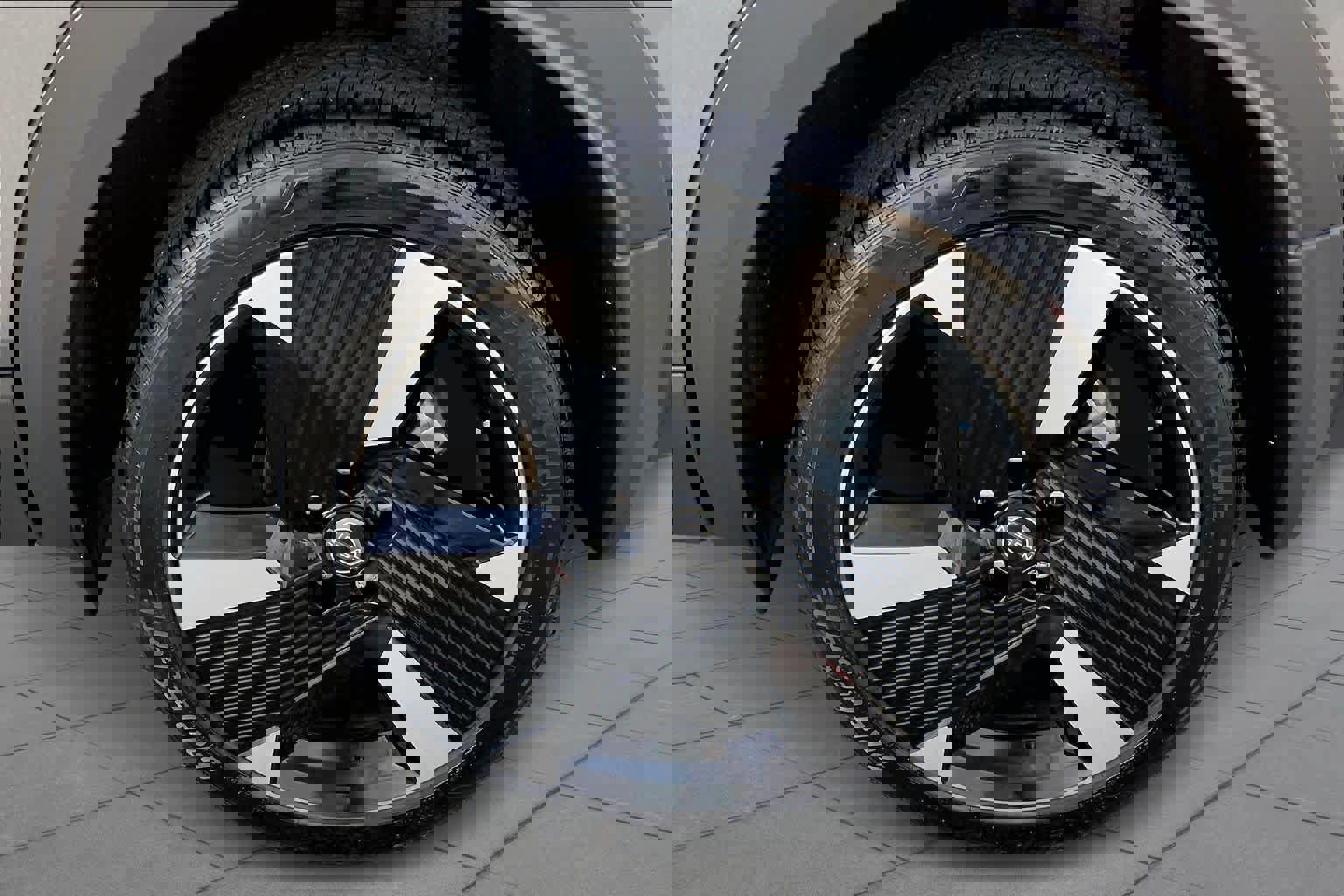 Used 2025 Nissan Kicks SR w/ Interior Electronics Package image 13