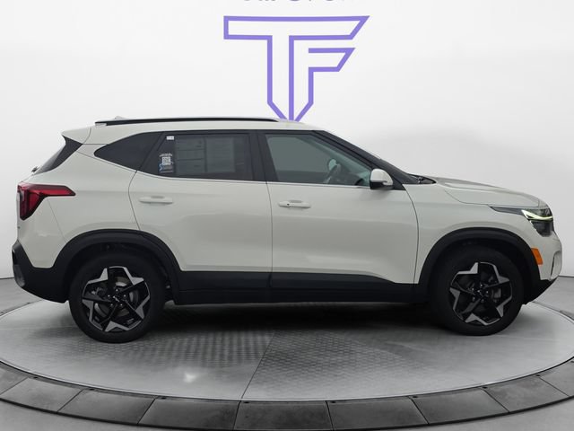 Used 2024 Kia Seltos EX AWD/4WD image 6