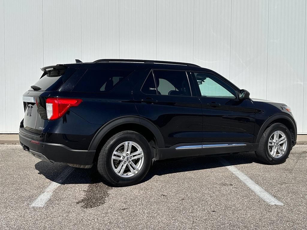 Certified 2022 Ford Explorer XLT w/ Equipment Group 202A AWD/4WD image 6