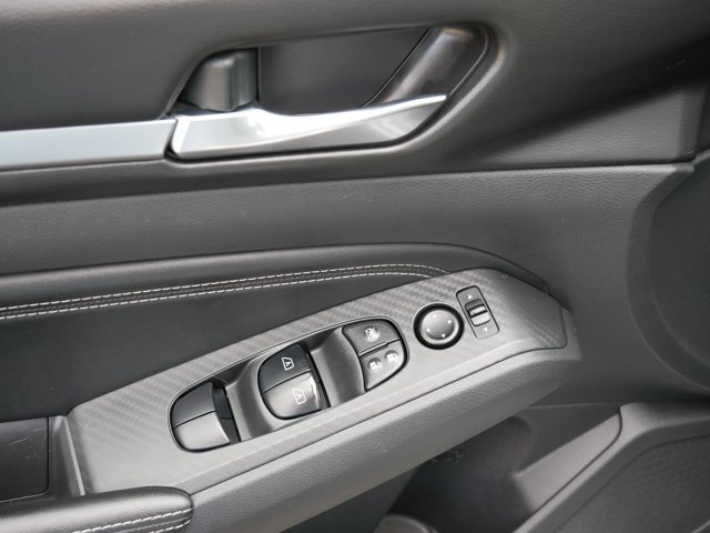 Used 2019 Nissan Altima 2.5 SL FWD image 18