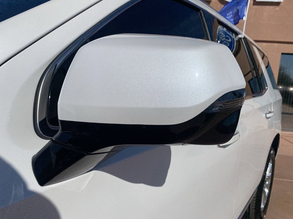 Used 2024 GMC Yukon SLT w/ SLT Luxury Package image 5