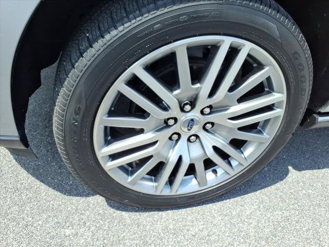Certified 2024 Ford Expedition Limited AWD/4WD image 8