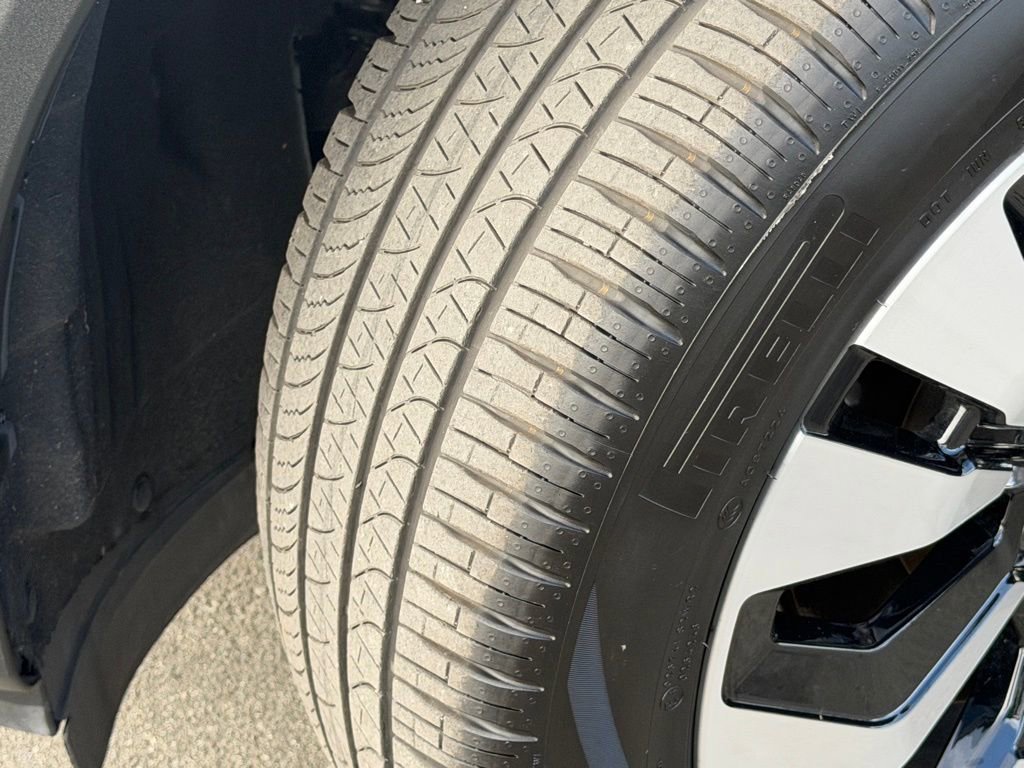 Certified 2025 Ford Explorer Platinum w/ LUX Leather Package image 16