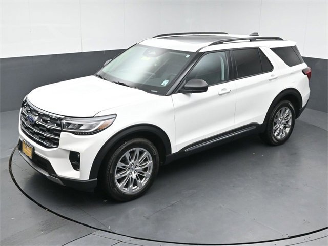 Certified 2025 Ford Explorer Active w/ Active Comfort Package image 2