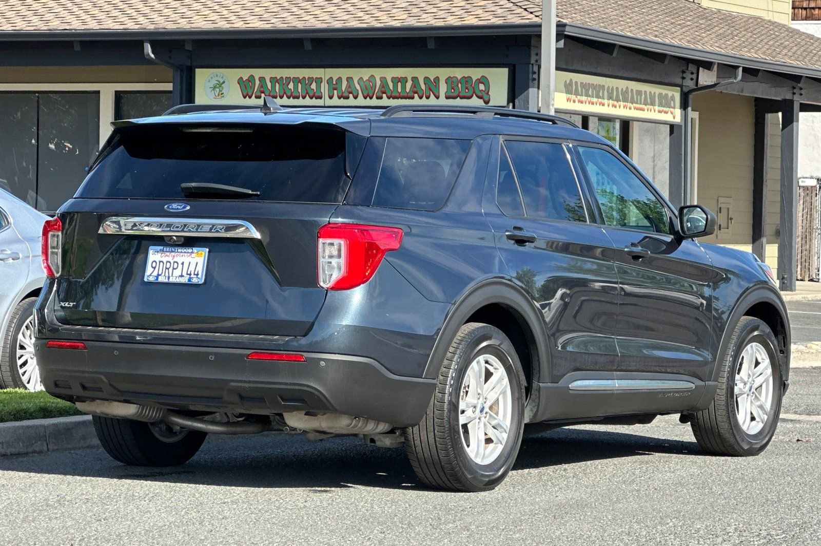 Certified 2022 Ford Explorer XLT image 3