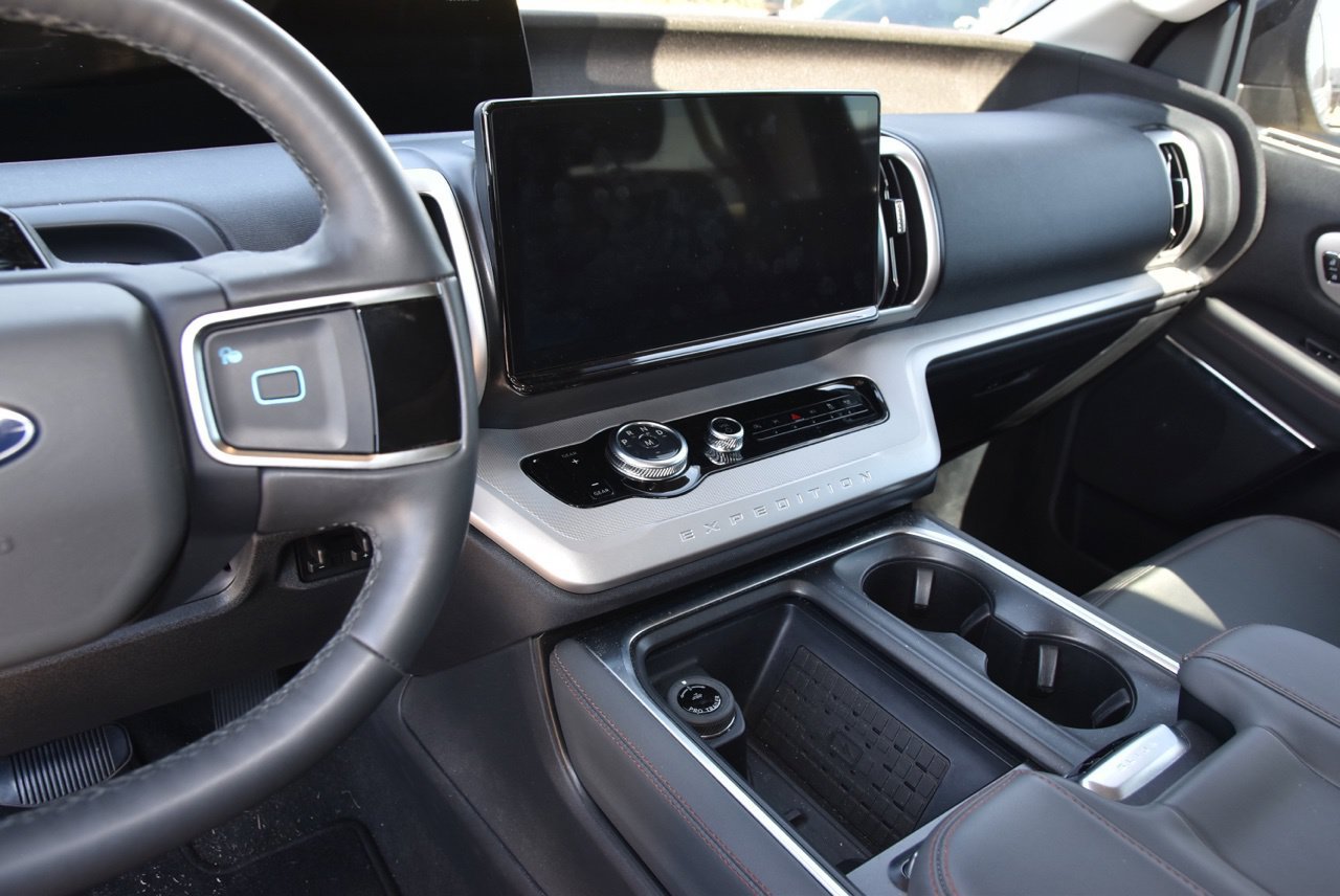 Certified 2025 Ford Expedition Active RWD image 9