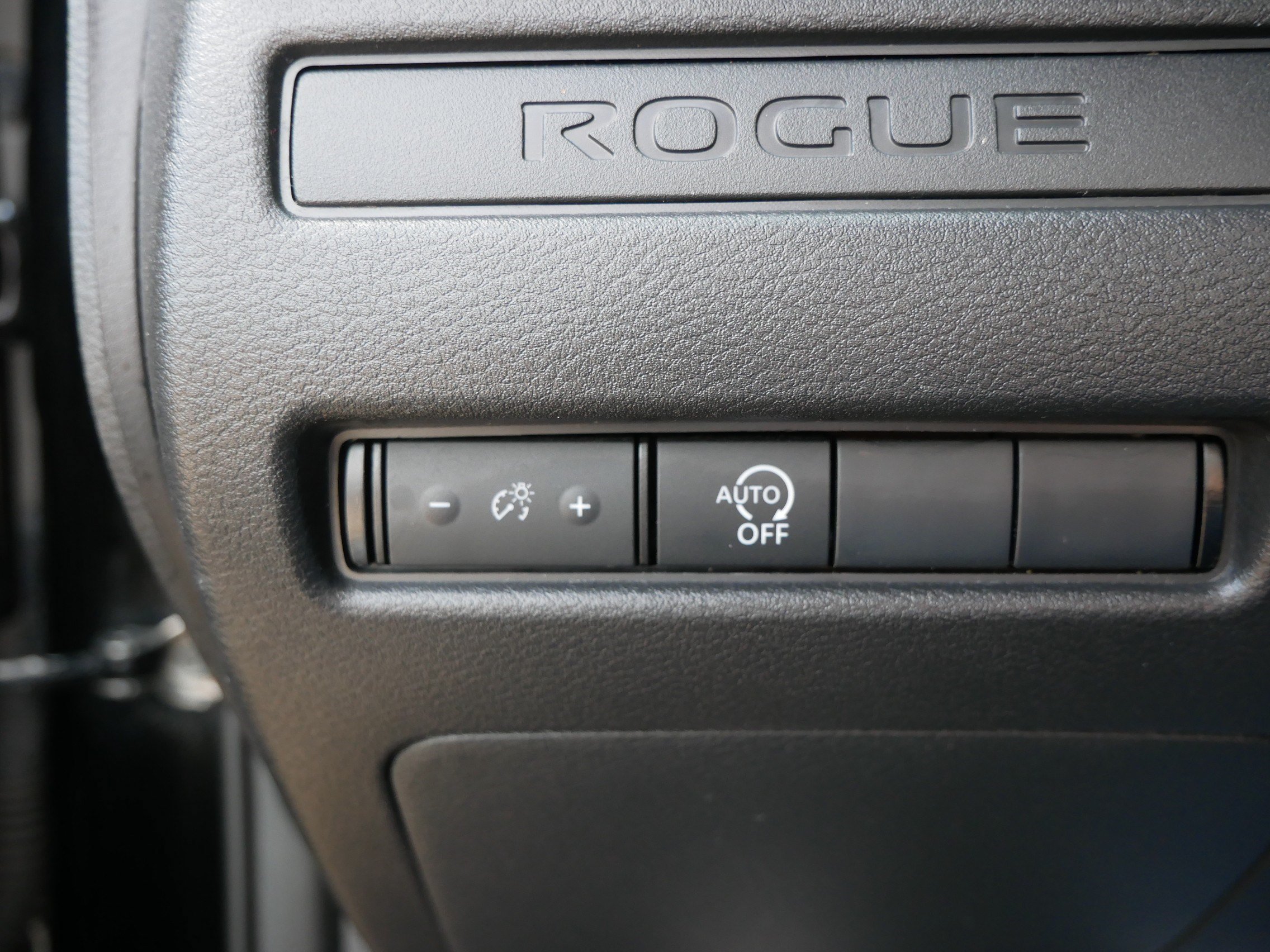 Used 2024 Nissan Rogue S AWD/4WD image 26