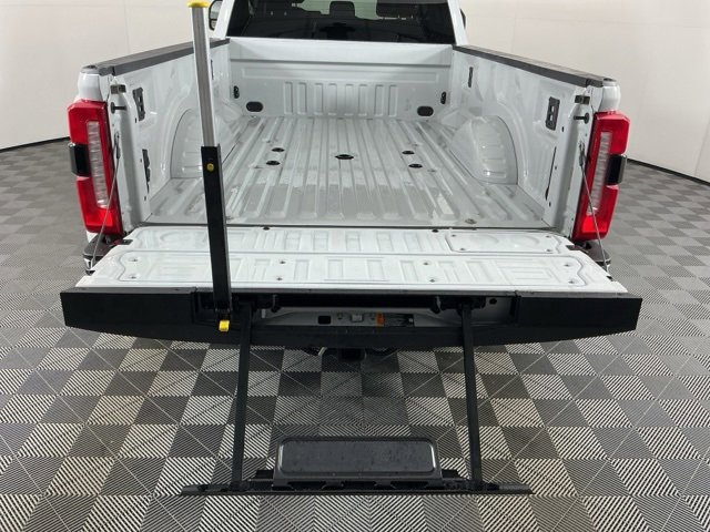 Certified 2025 Ford F450 Lariat w/ FX4 Off-Road Package image 11