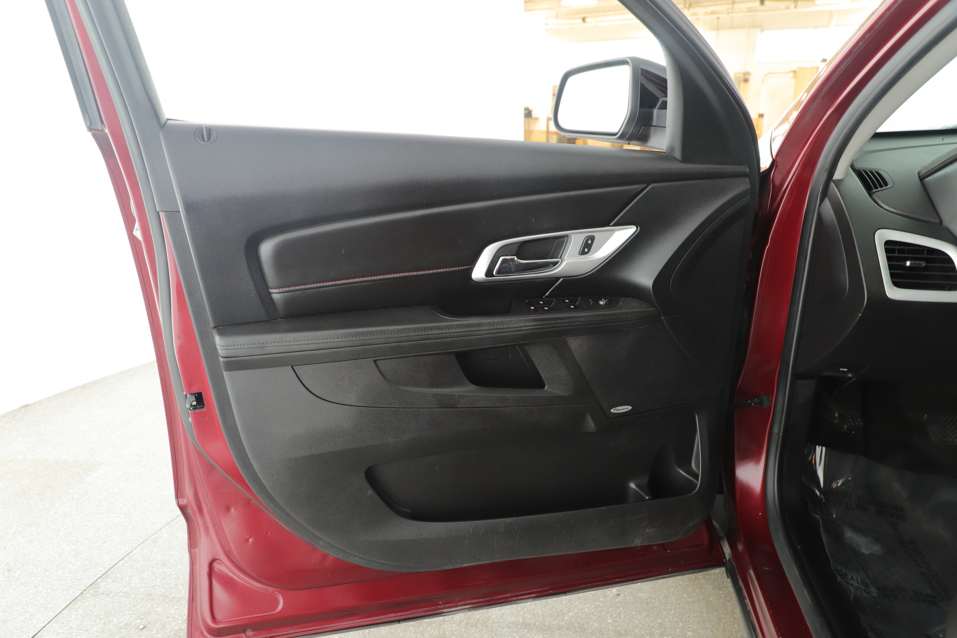 Used 2017 GMC Terrain SLE w/ Nightfall Package image 8