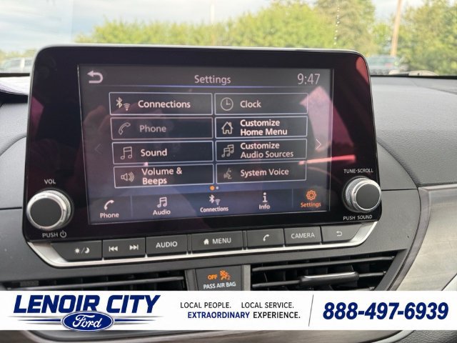 Used 2024 Nissan Altima 2.5 SV FWD image 25