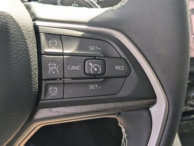 Used 2023 Jeep Grand Cherokee L Limited w/ Luxury Tech Group II AWD/4WD image 27