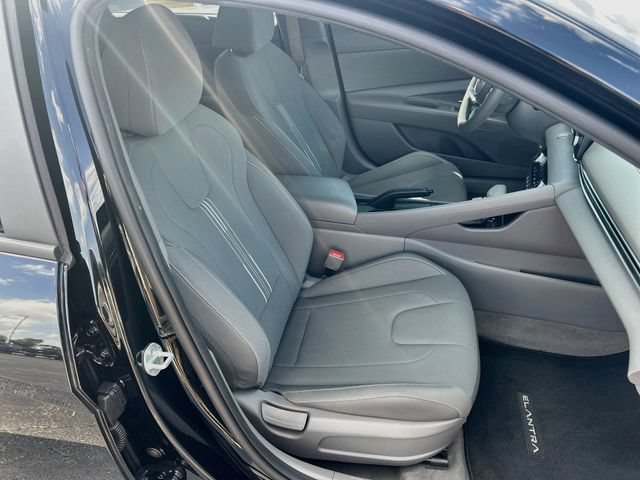 Used 2022 Hyundai Elantra SEL FWD image 33