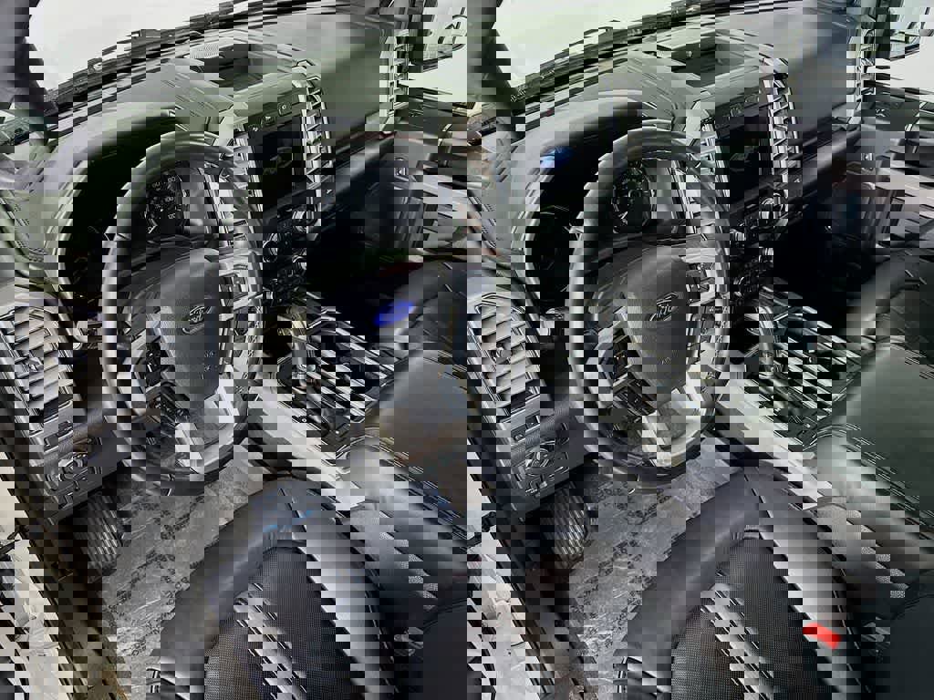 Certified 2020 Ford F150 Platinum w/ Equipment Group 701A Luxury image 9