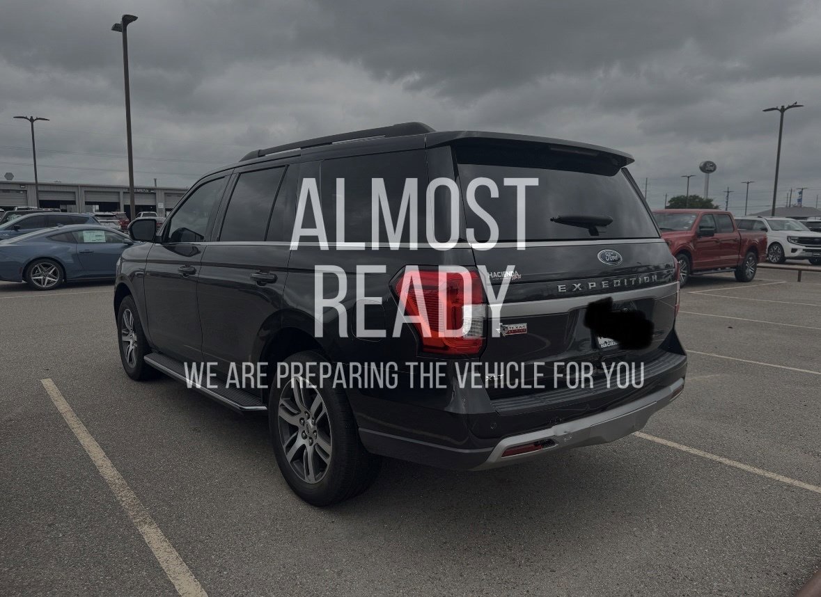 Certified 2023 Ford Expedition XLT RWD image 3